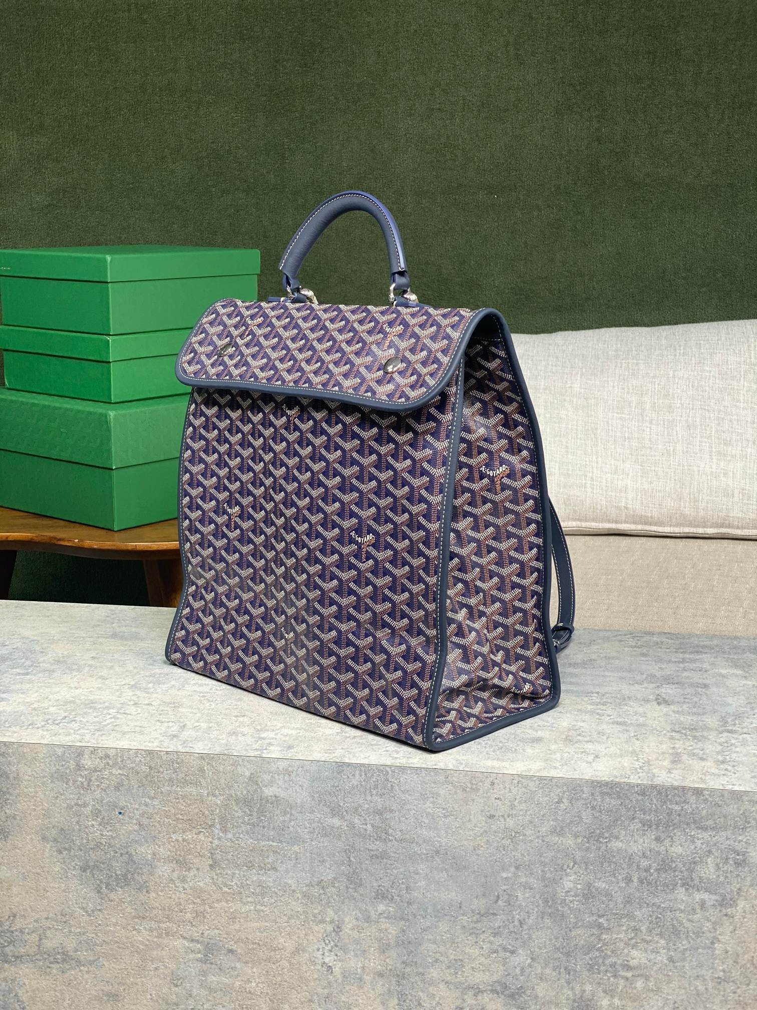 Goyard Saint Léger 37 cm x 15 cm x 34 cm