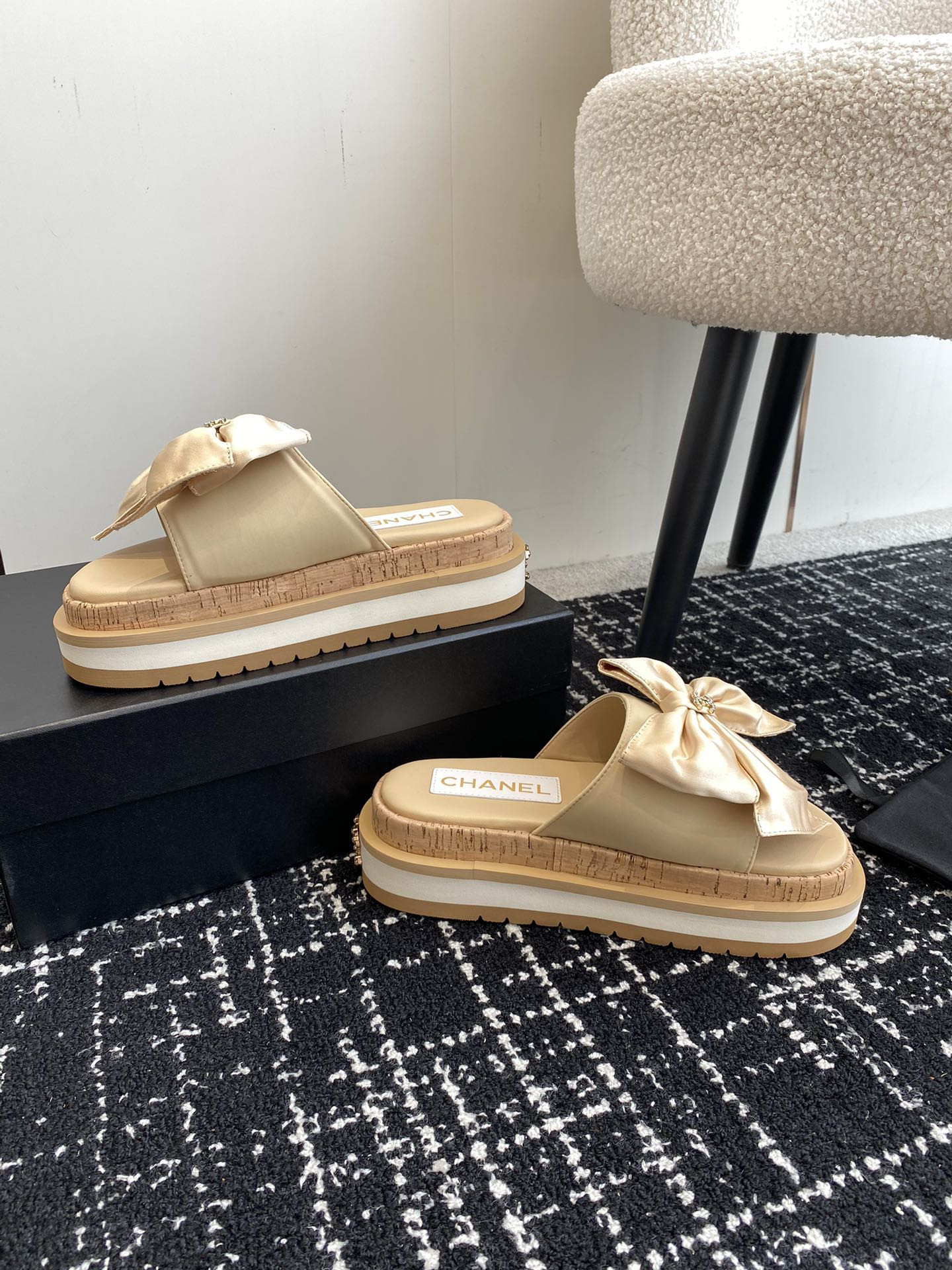 UA CHANEL PLATFORM SLIDES