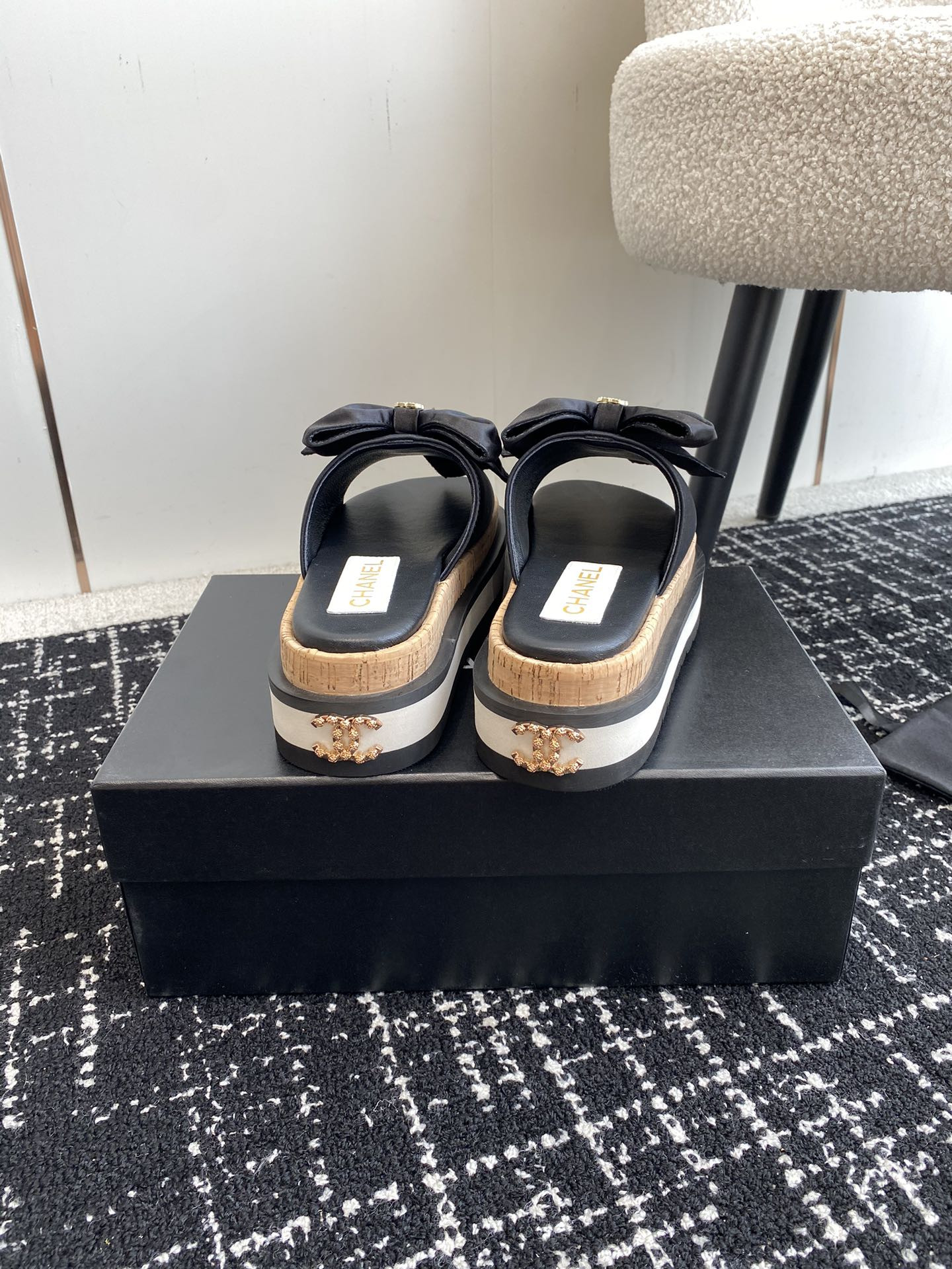 UA CHANEL PLATFORM SLIDES