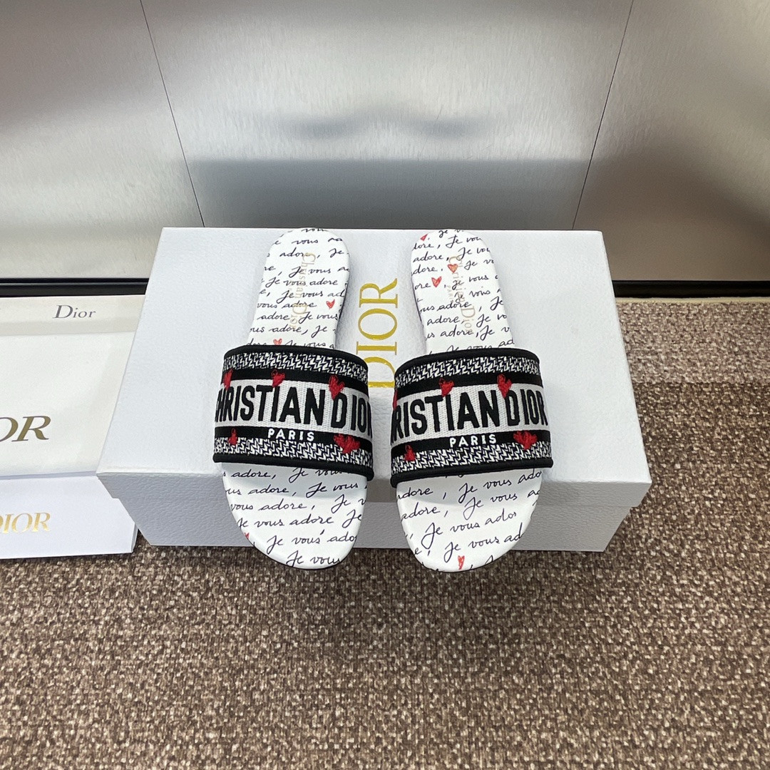 UA Dioramour Dway Slide