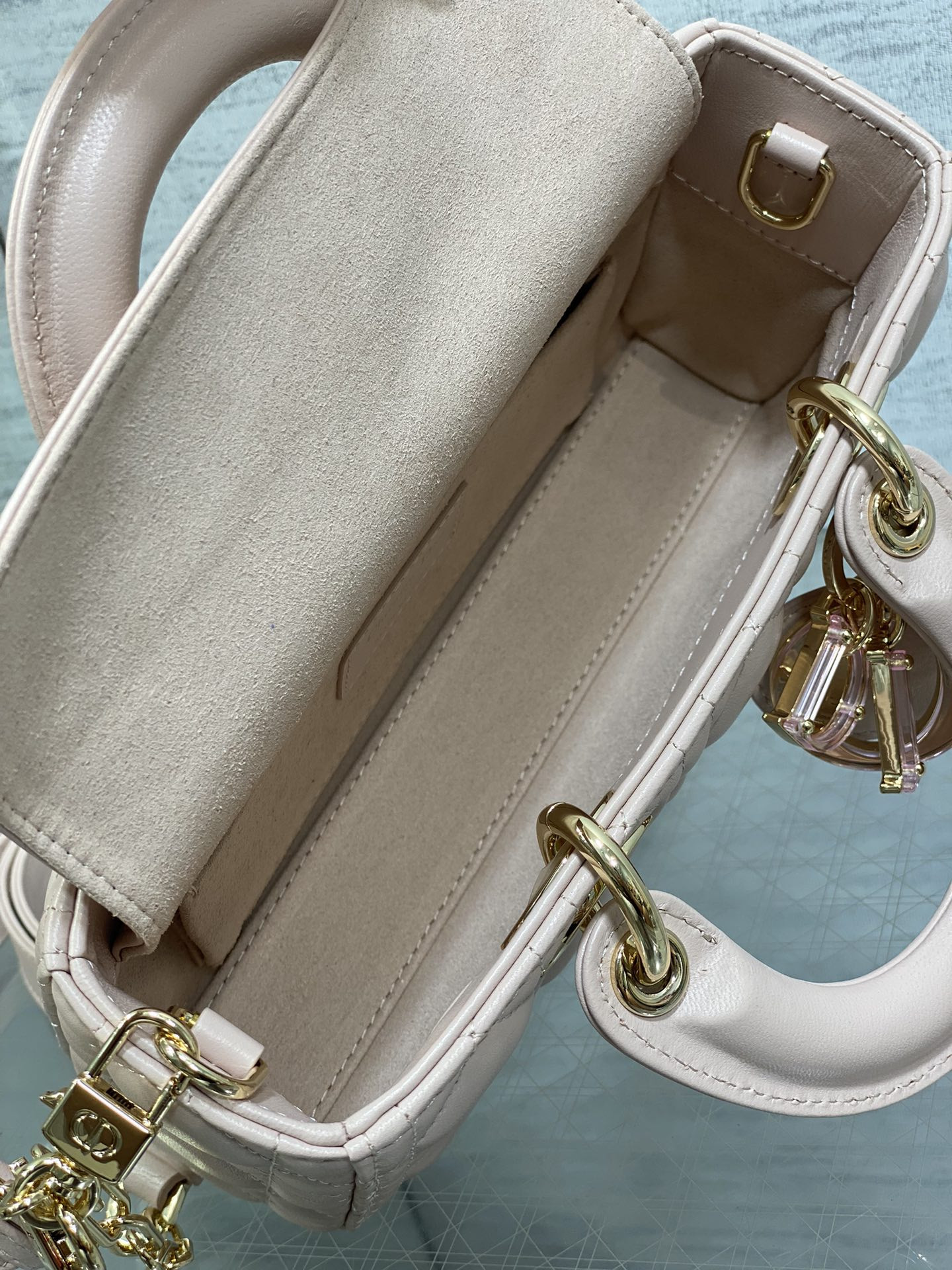 DIOR SAMLL D-JOY BAG 22.5 x 6 x 11.5CM