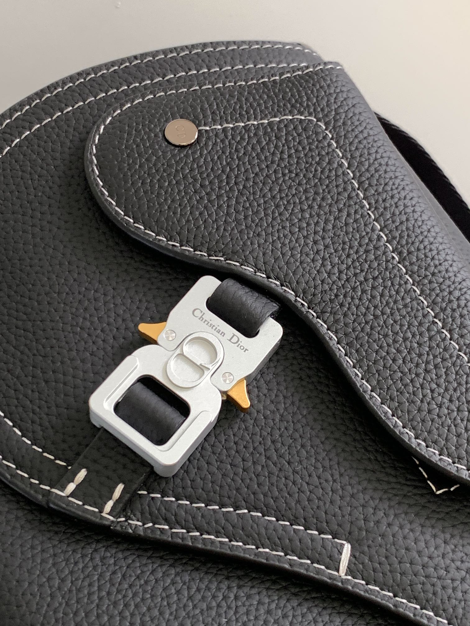 Dior Saddle Messenger Bag 24 x 16.5 x 5.5 cm