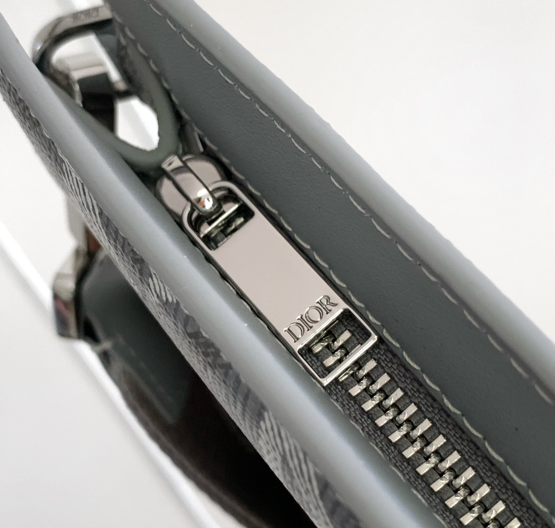 Dior A5 Triangle Pouch 27 x 19.5 x 6 cm