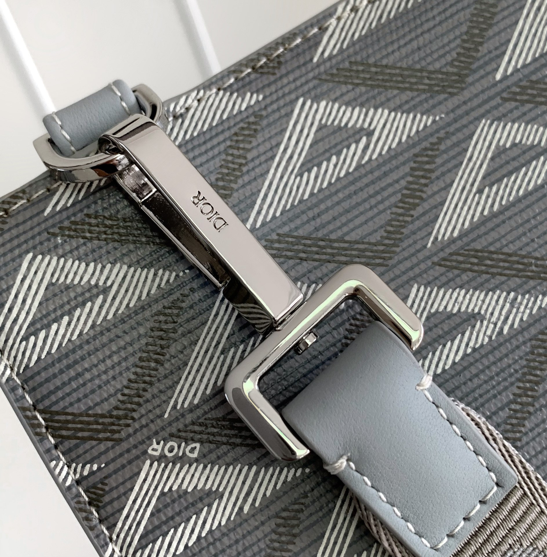 Dior A5 Triangle Pouch 27 x 19.5 x 6 cm