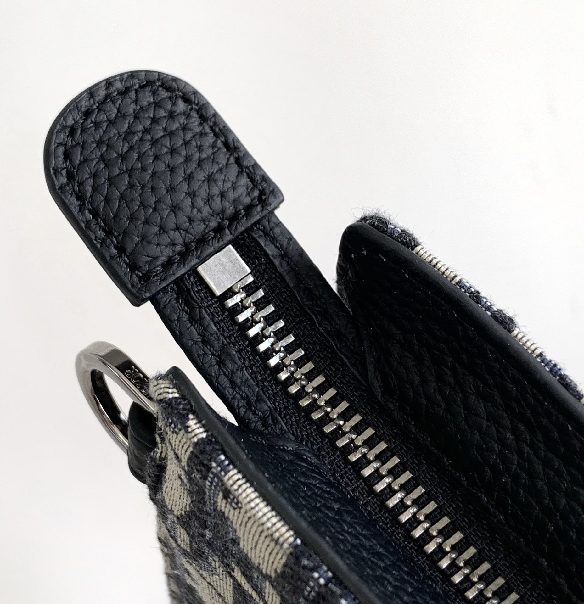 Dior A5 Triangle Pouch 27 x 19.5 x 6 cm