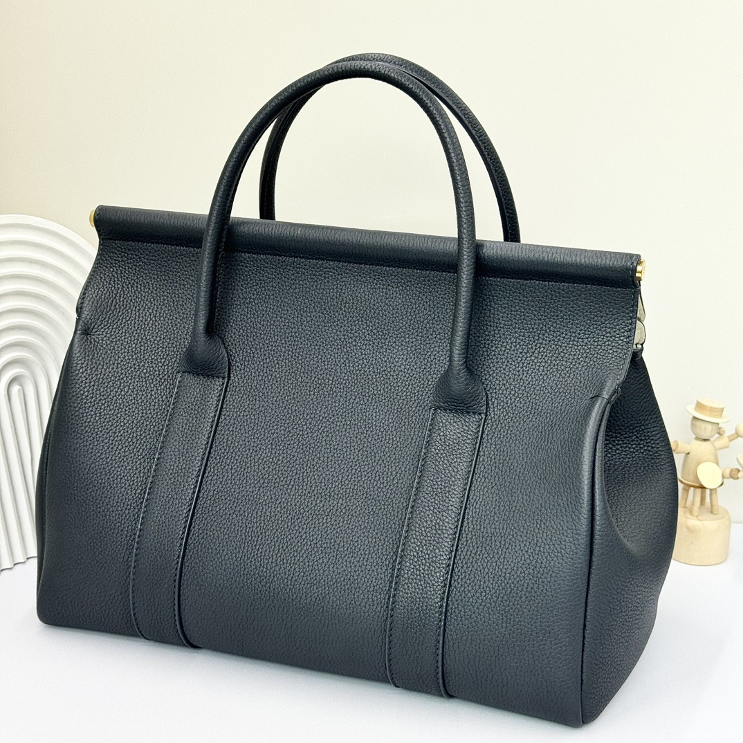 Loro Piana Loom Bag L32 Grained Calfskin 33 x 23 x 18 cm