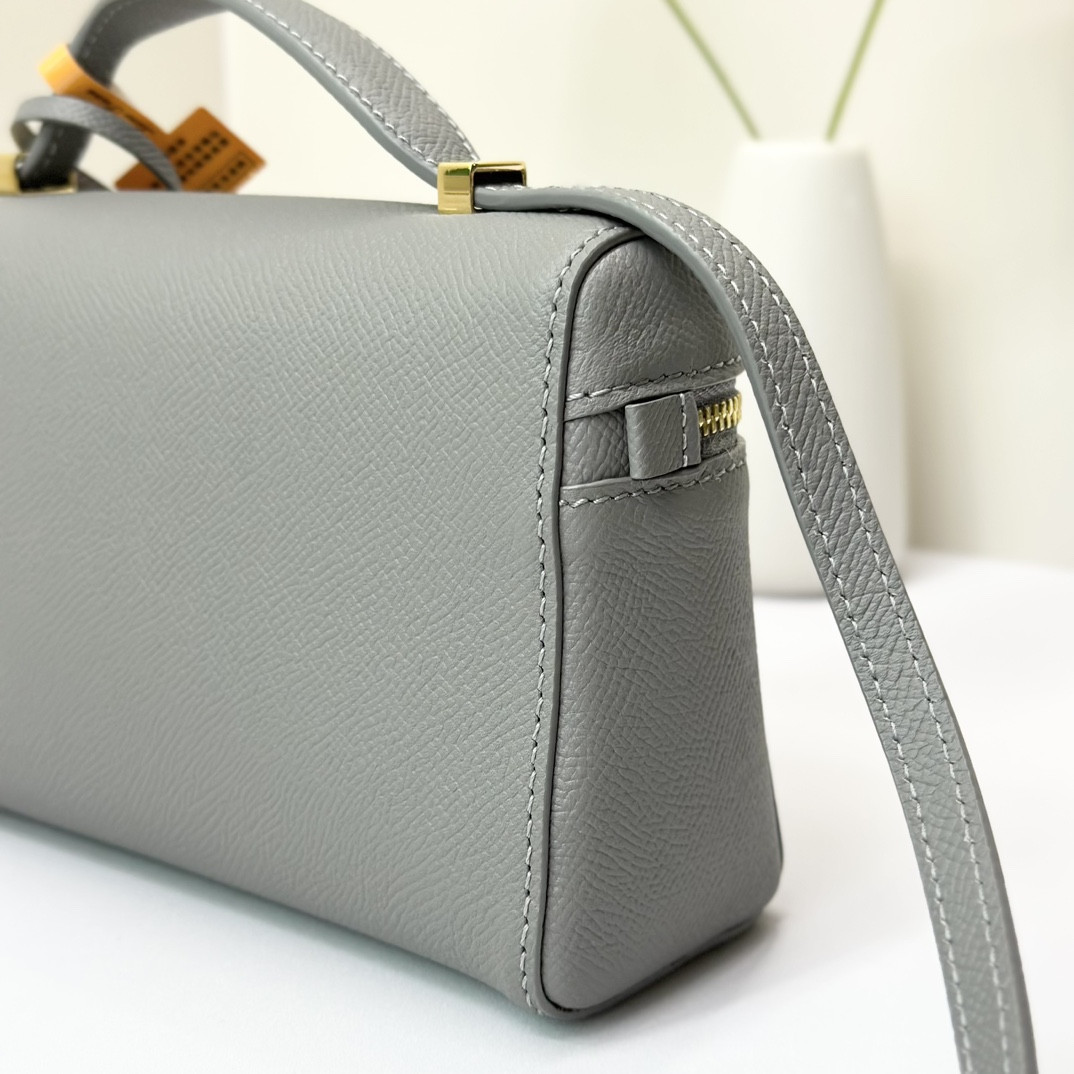 Loro Piana Extra Pocket L19 Grained Calfskin 11 x 19 x 6.5 cm