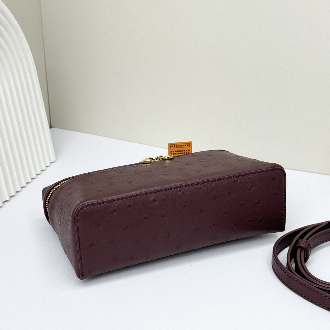 Loro Piana Extra Pocket L19 Ostrich-grained Leather 11 x 19 x 6.5 cm