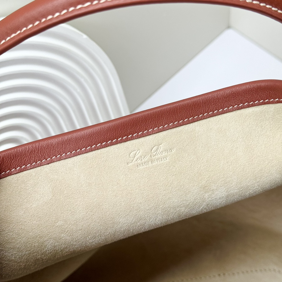 Loro Piana Large Bale Bag Smooth Calfskin 24 x 20 x 27 cm