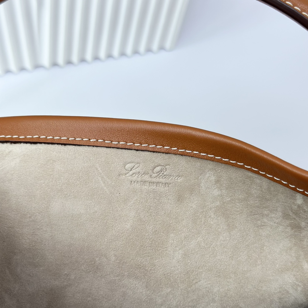 Loro Piana Large Bale Bag Smooth Calfskin 24 x 20 x 27 cm