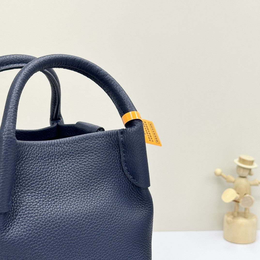 Loro Piana Micro Bale bag Grained Calfskin 16x13x13cm