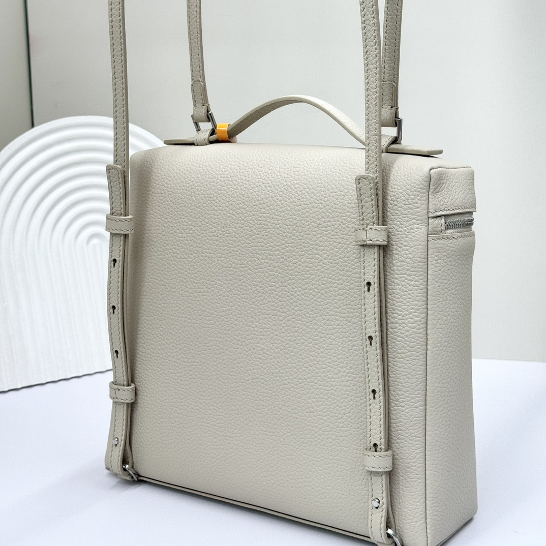 Loro Piana Extra Pocket backpack L23.5 Grained Calfskin 23 x 21 x 8 cm