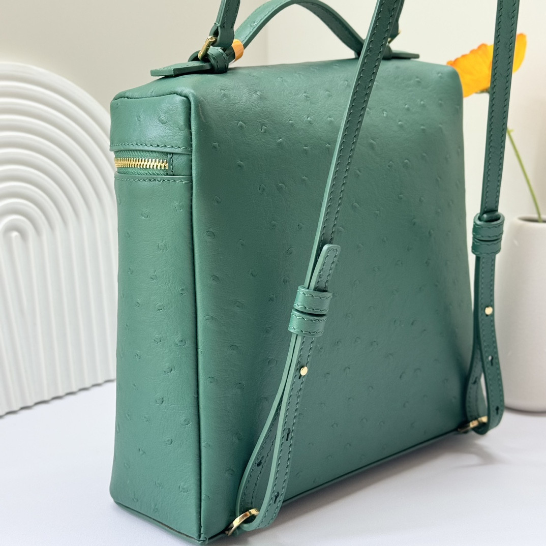 Loro Piana Extra Pocket backpack L23.5 Ostrich-grained Leather 23 x 21 x 8 cm