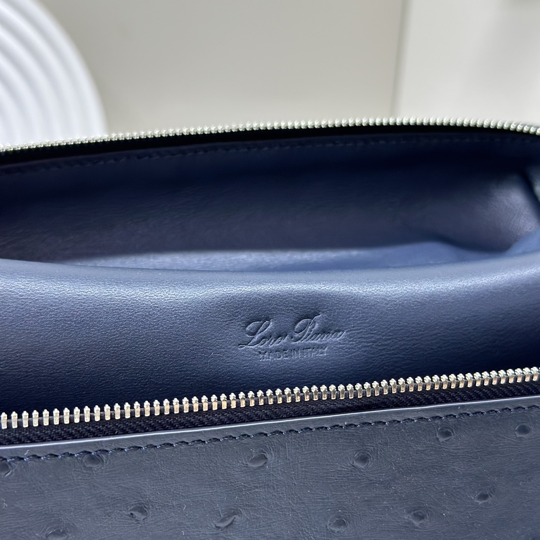 Loro Piana Extra Pocket backpack L23.5 Ostrich-grained Leather 23 x 21 x 8 cm