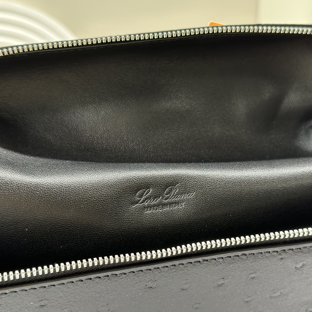 Loro Piana Extra Pocket backpack L23.5 Ostrich-grained Leather 23 x 21 x 8 cm