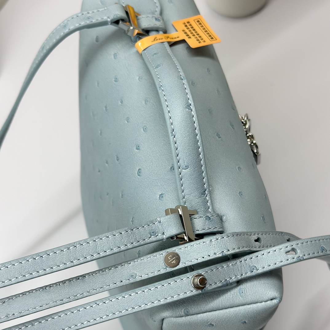 Loro Piana Extra Pocket backpack L23.5 Ostrich-grained Leather 23 x 21 x 8 cm