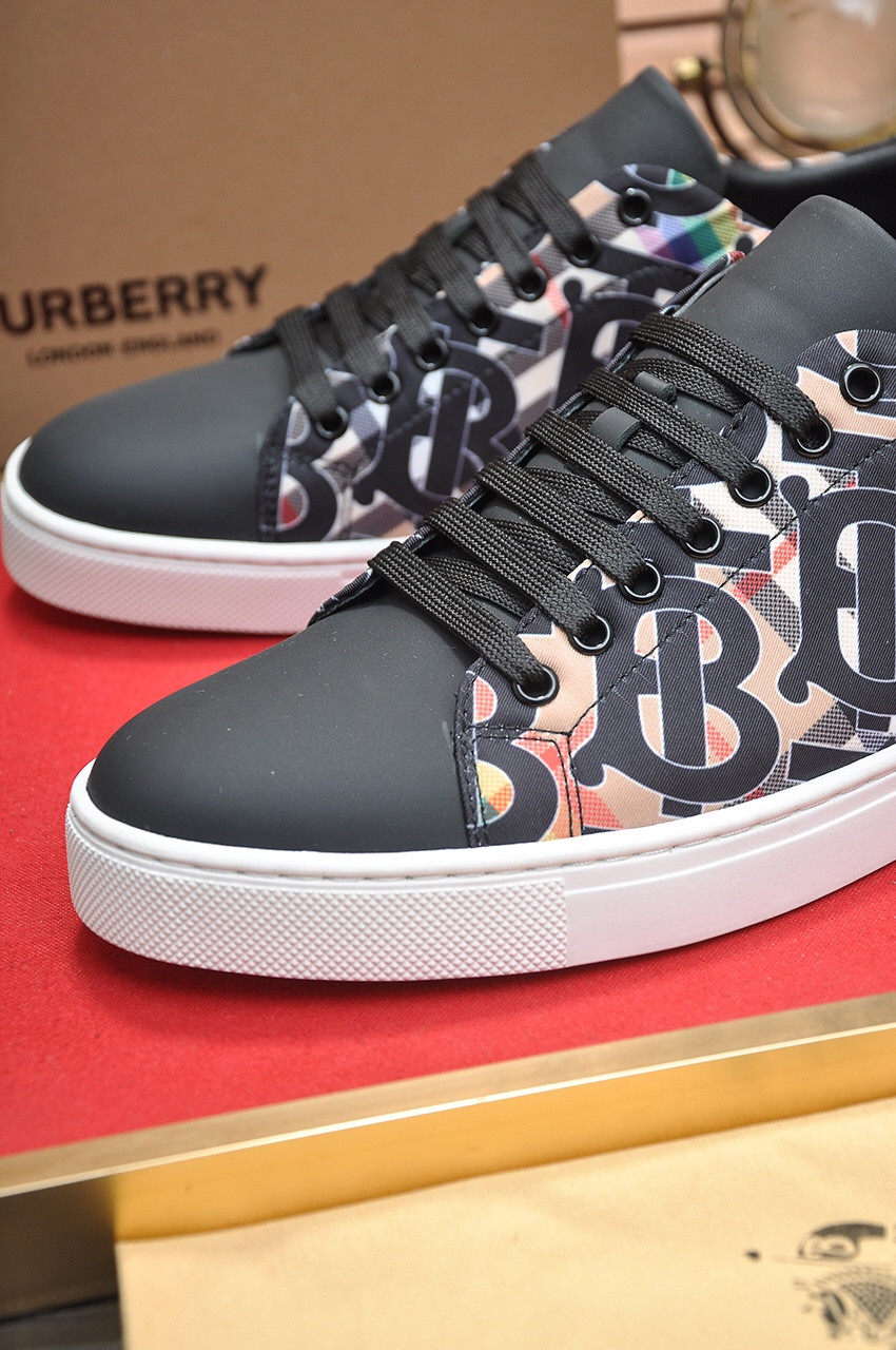UA Burberry Sneakers