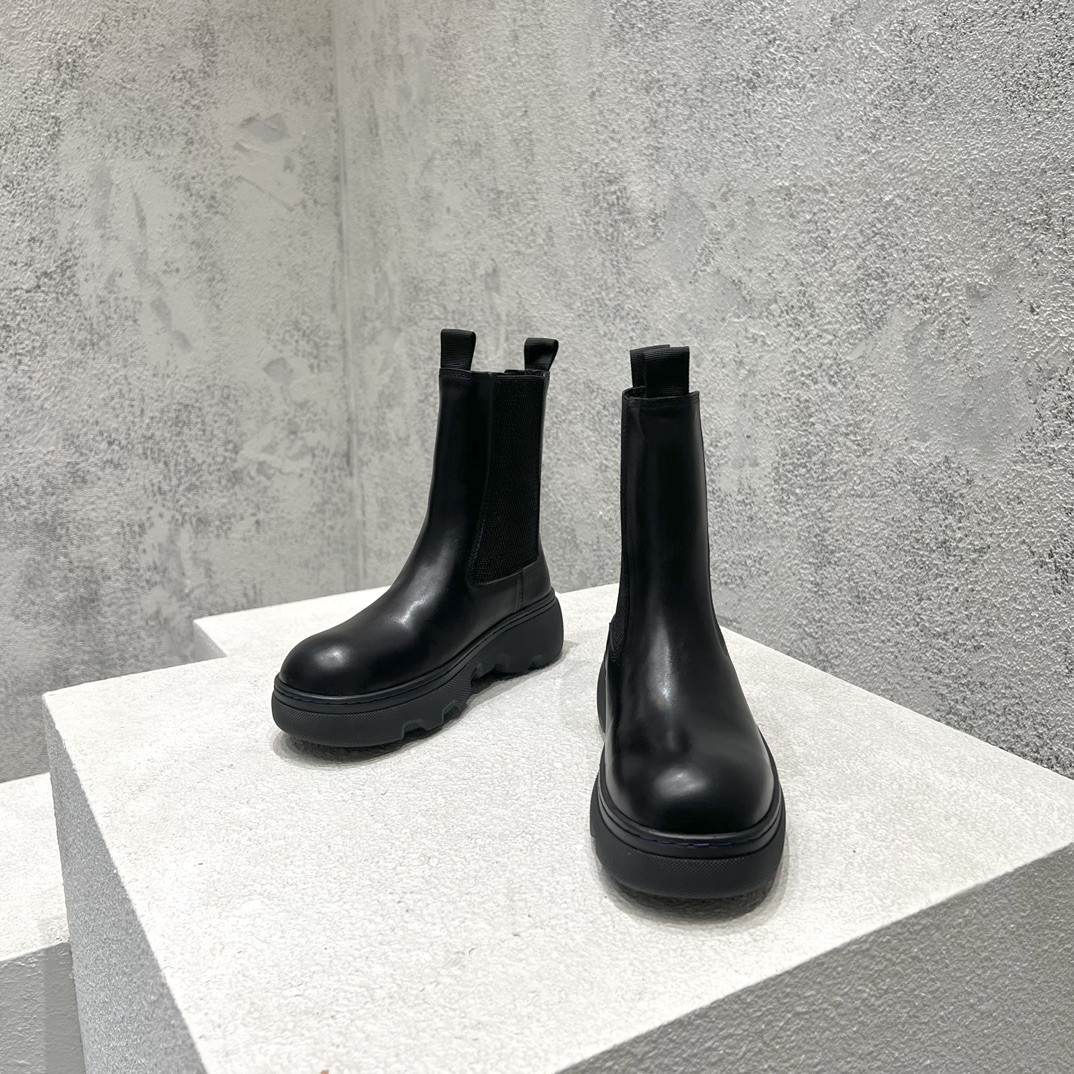 UA Burberry Leather Creeper Chelsea Boots