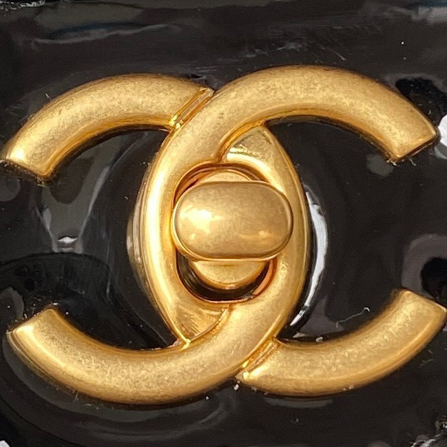 CHANEL 22K 31.5x31x9cm