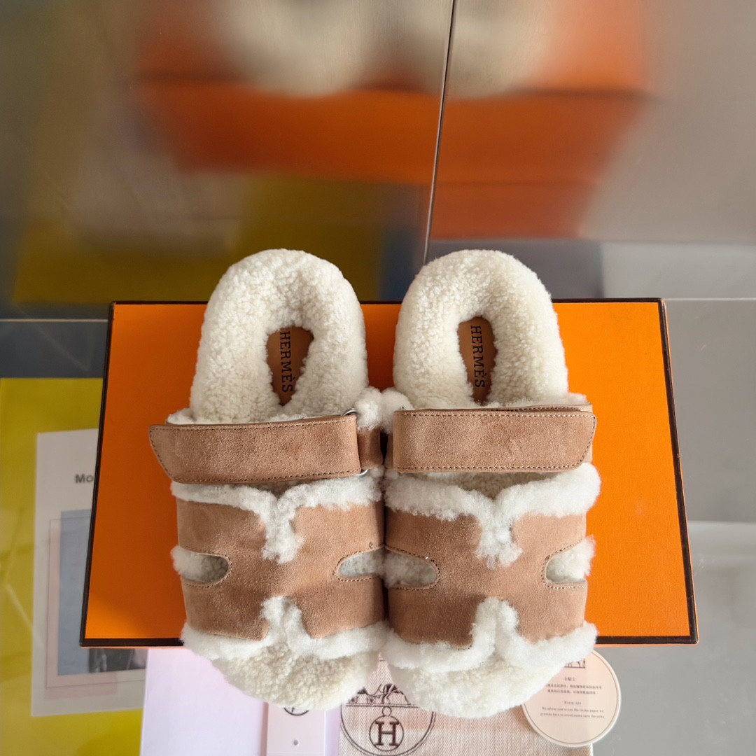 UA Hermès Chypre sandal