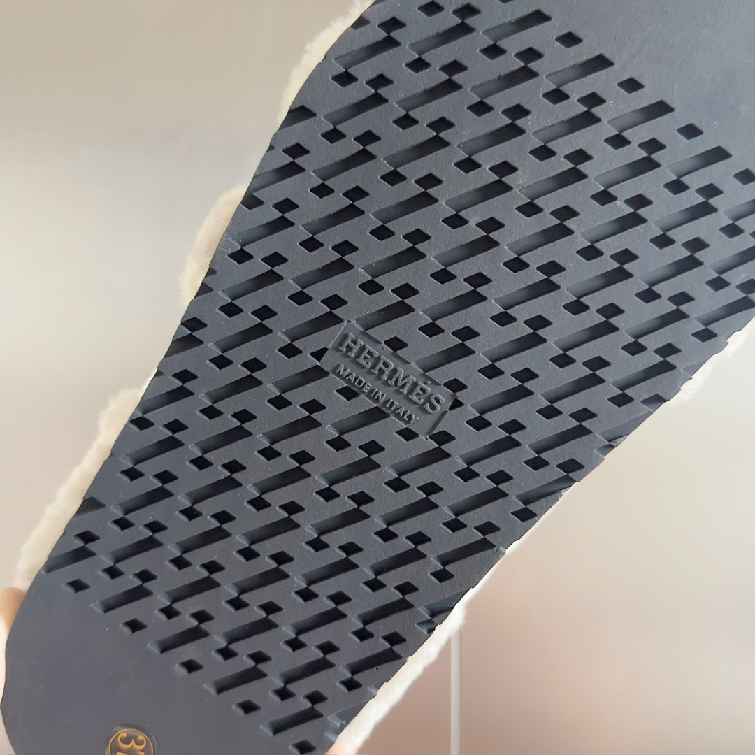 UA Hermès Chypre sandal