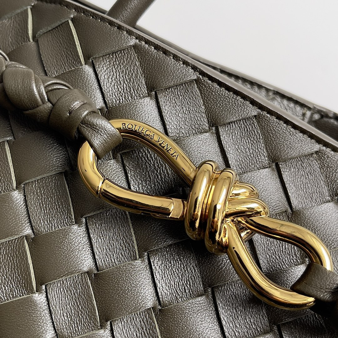 Bottega Veneta Medium Andiamo 32x25x11CM