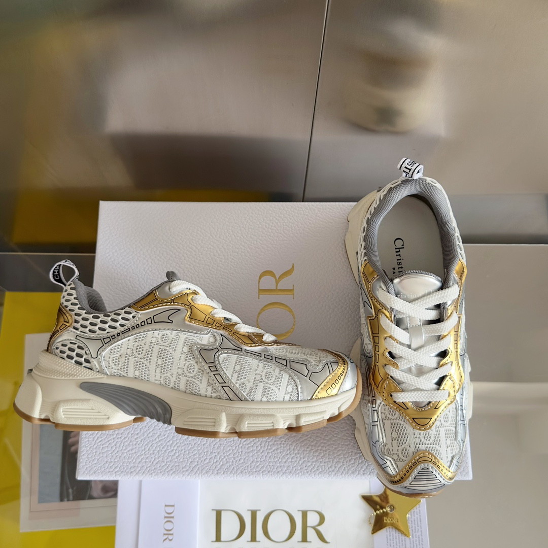 UA Dior Vibe Sneaker