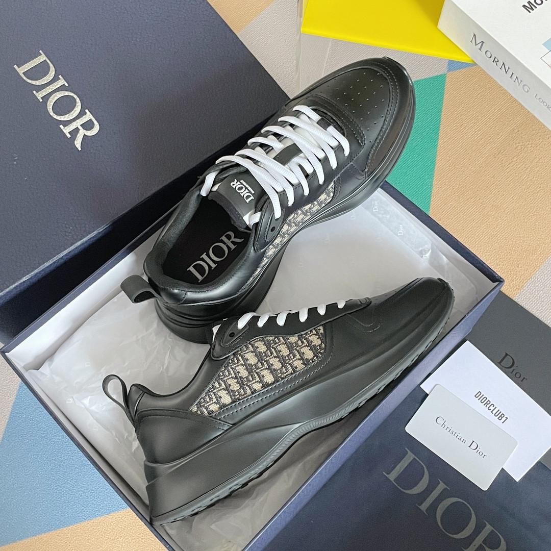 UA Dior B25 Runner Sneaker