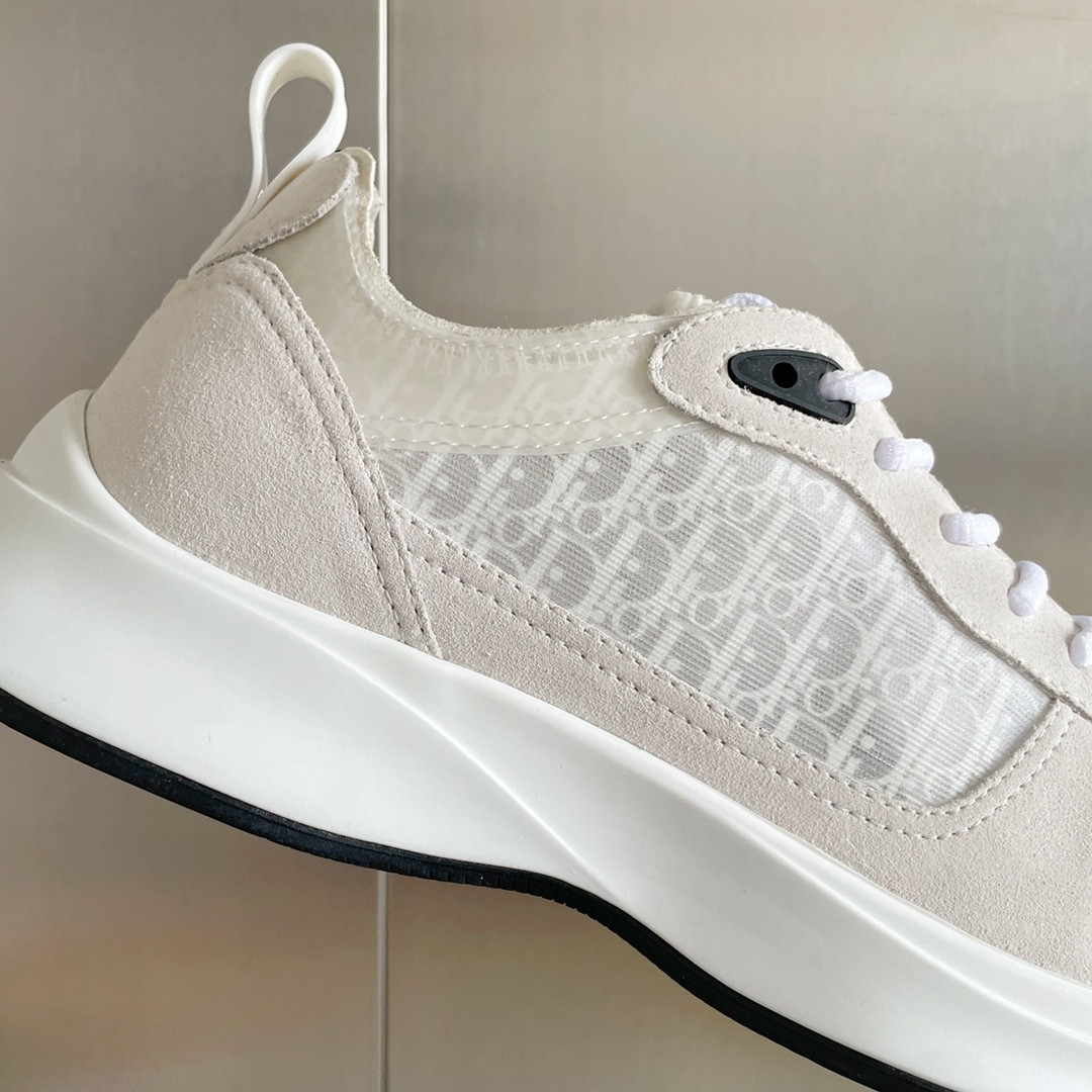 UA Dior B25 Runner Sneaker