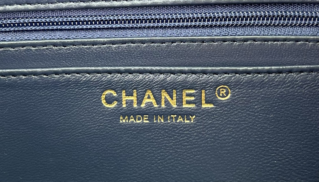 Chanel Classic Flap Bag 20cm