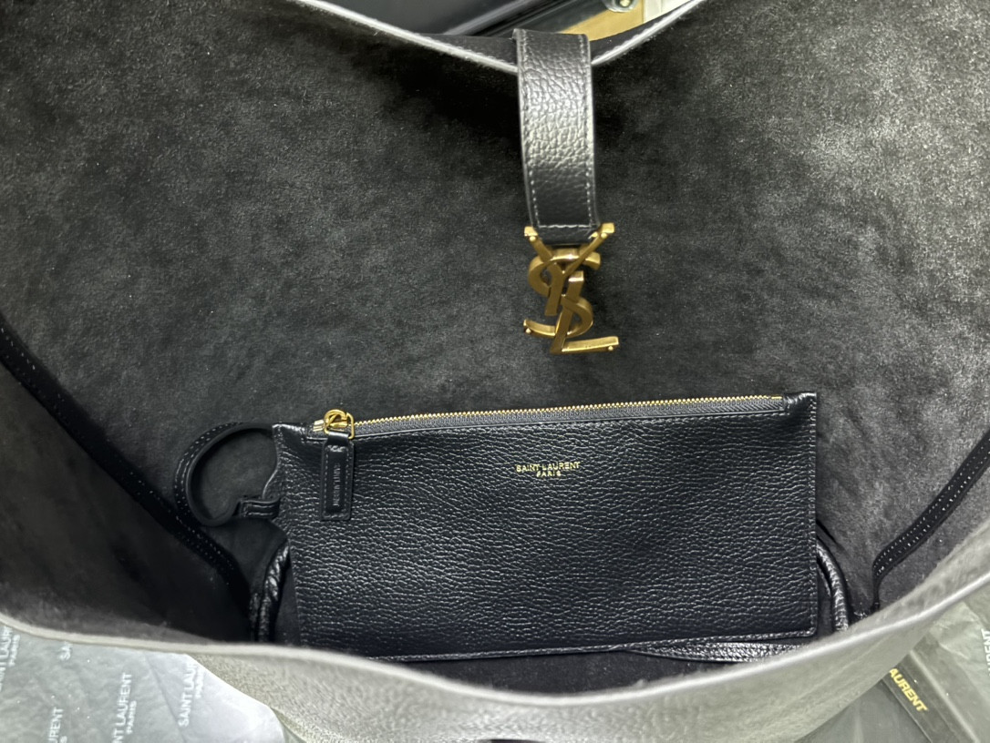 YSL LE 5 À 7 hobo in grained leather 26x31.5x13.5cm