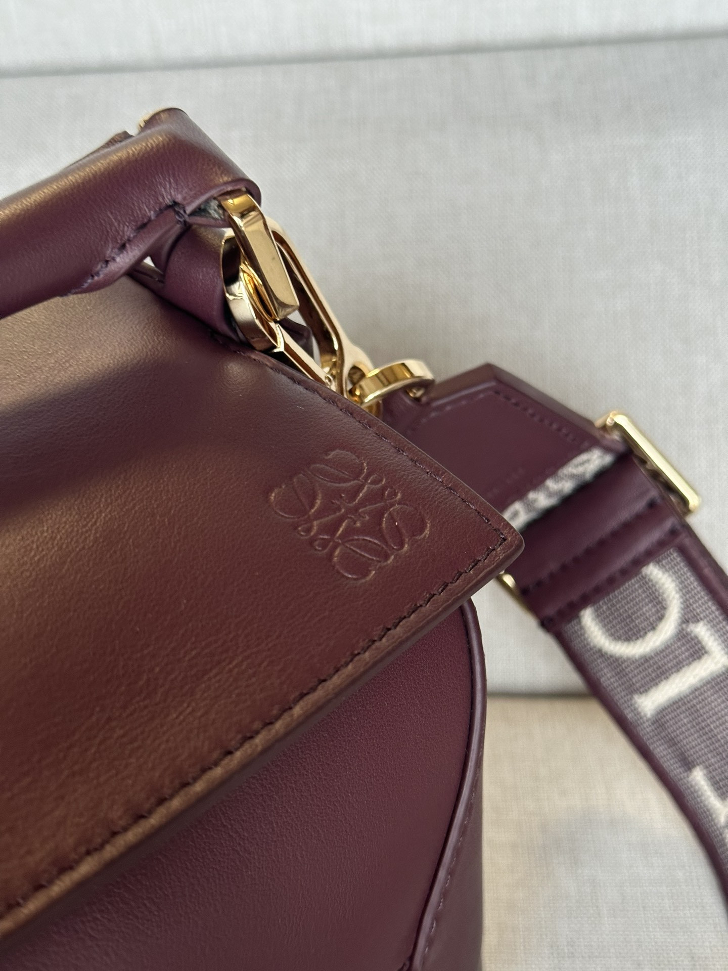 LOEWE Small Puzzle bag in classic calfskin 24x10.5x16.5cm