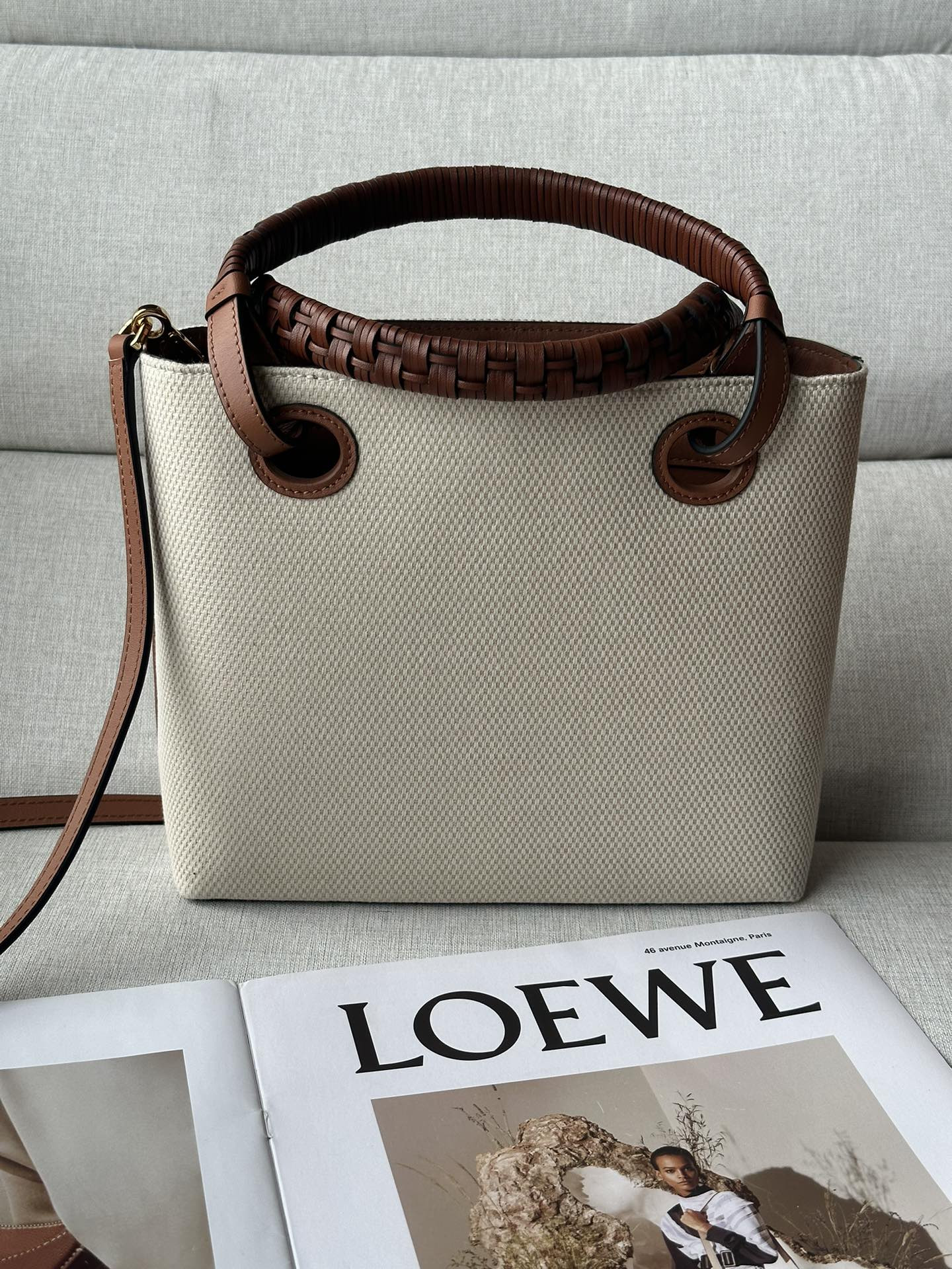 LOEWE Anagram Tote 22x9x19.5cm (no charm)