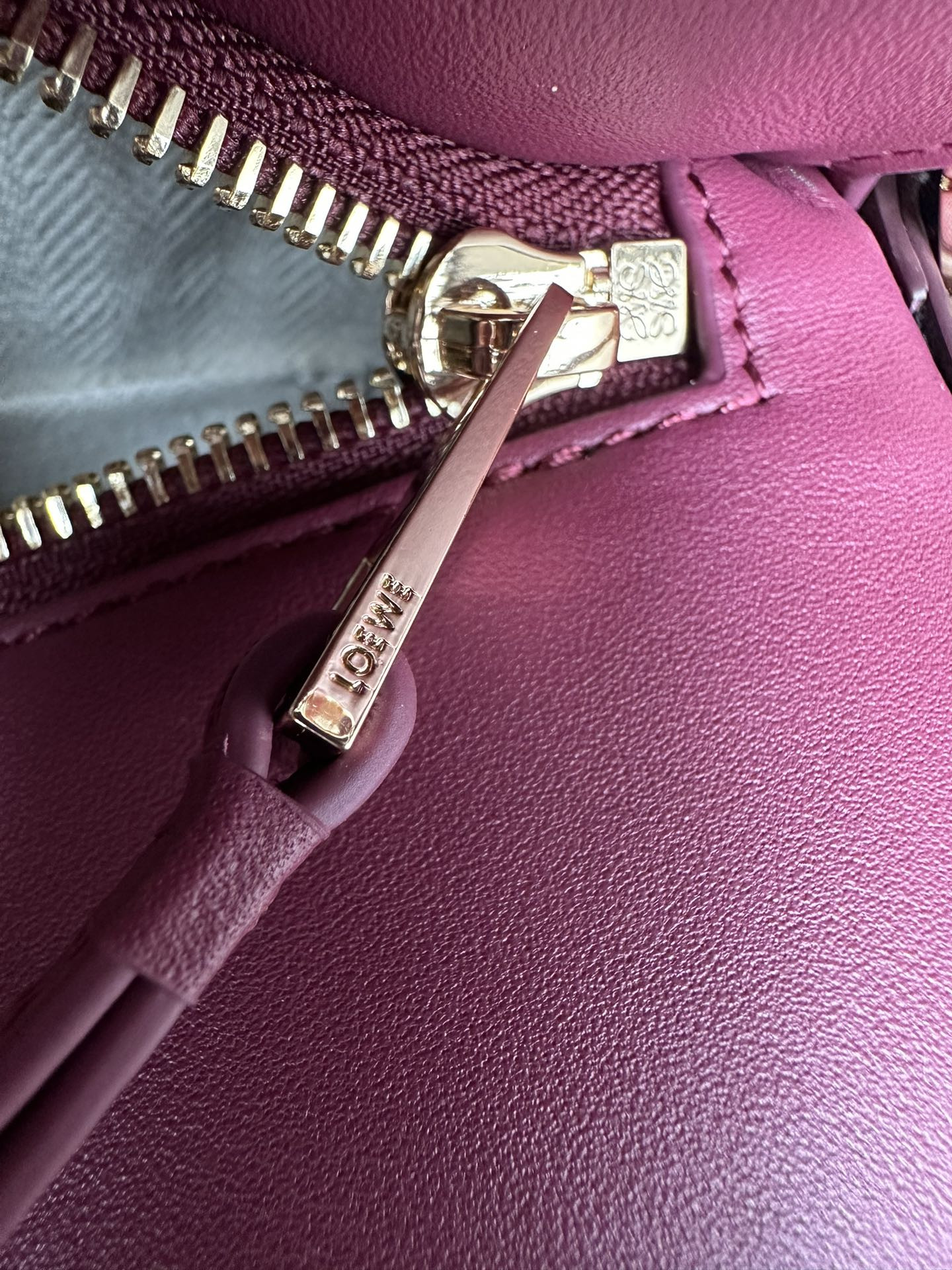 LOEWE Small Puzzle bag in classic calfskin 24x10.5x16.5cm