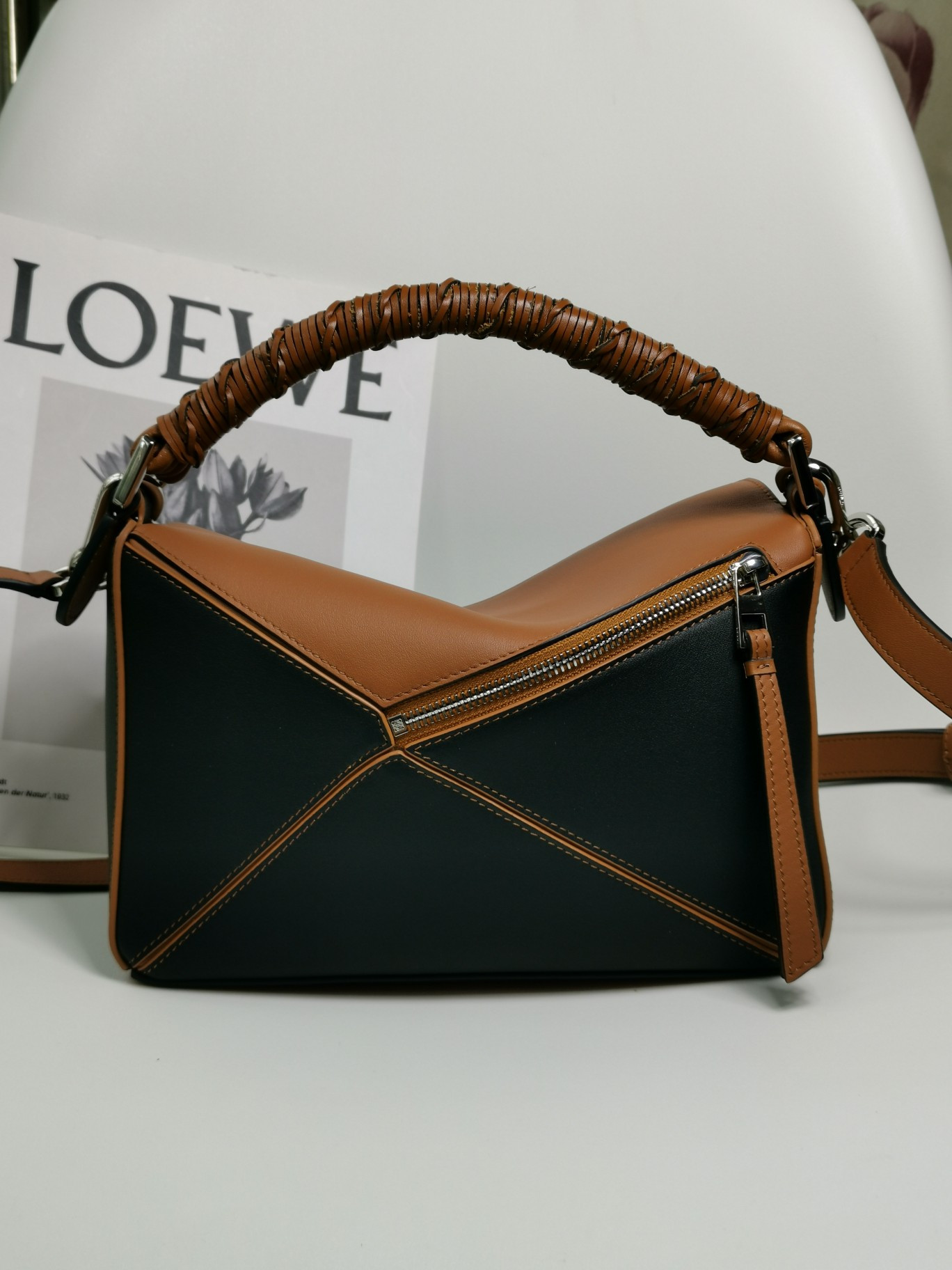 LOEWE Small Puzzle bag in classic calfskin 24x10.5x16.5cm