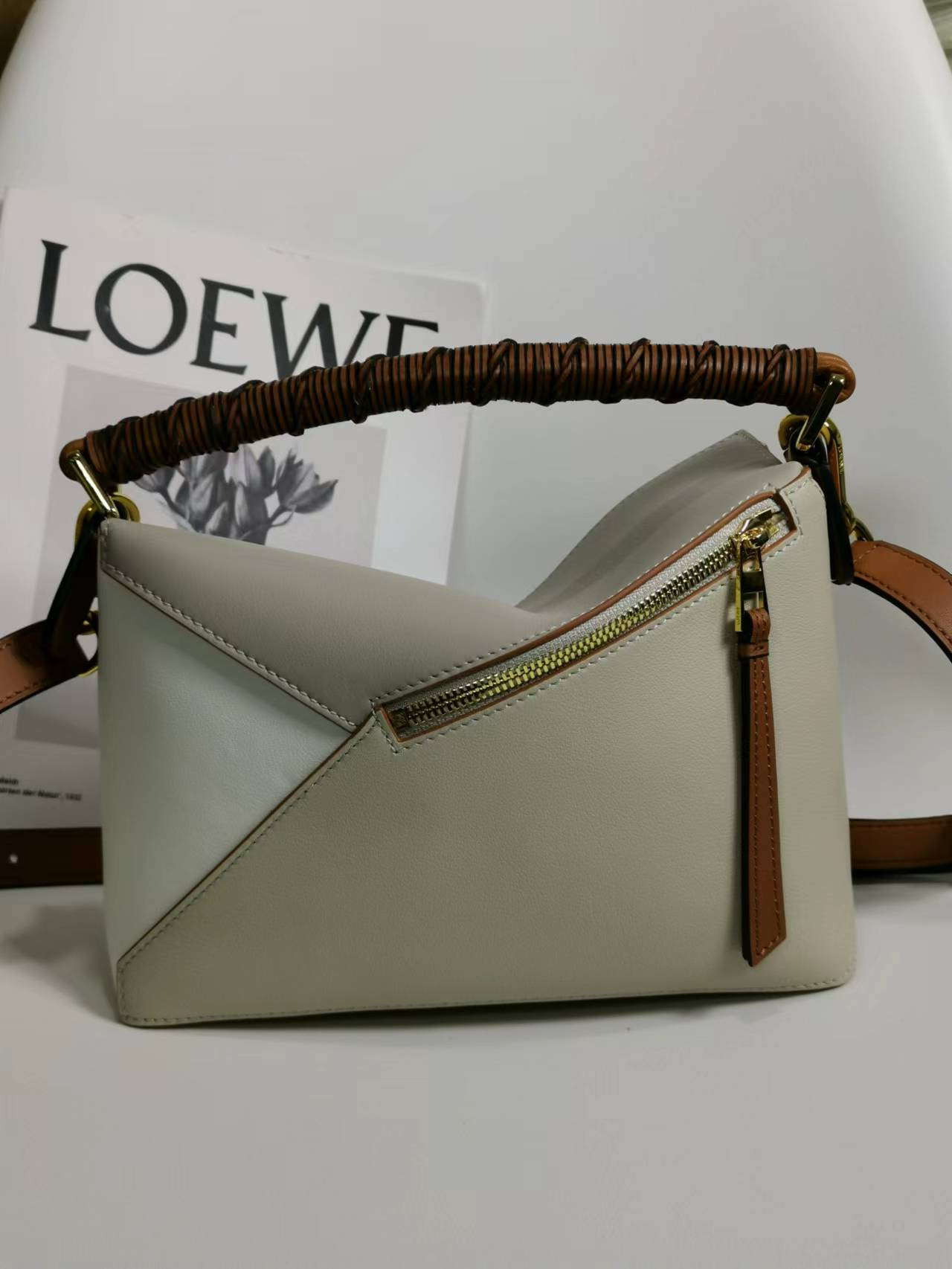 LOEWE Small Puzzle bag in classic calfskin 24x10.5x16.5cm