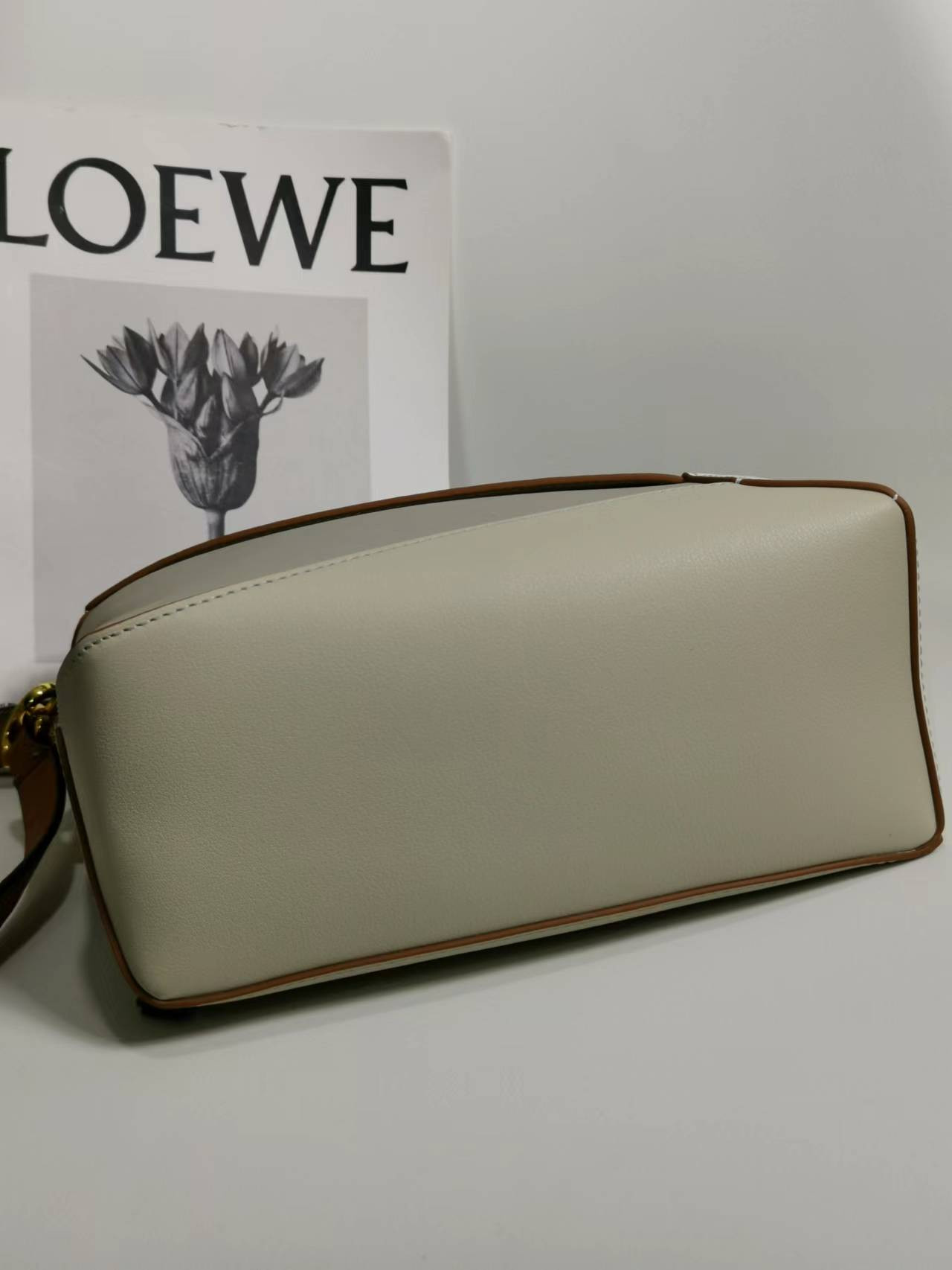 LOEWE Small Puzzle bag in classic calfskin 24x10.5x16.5cm