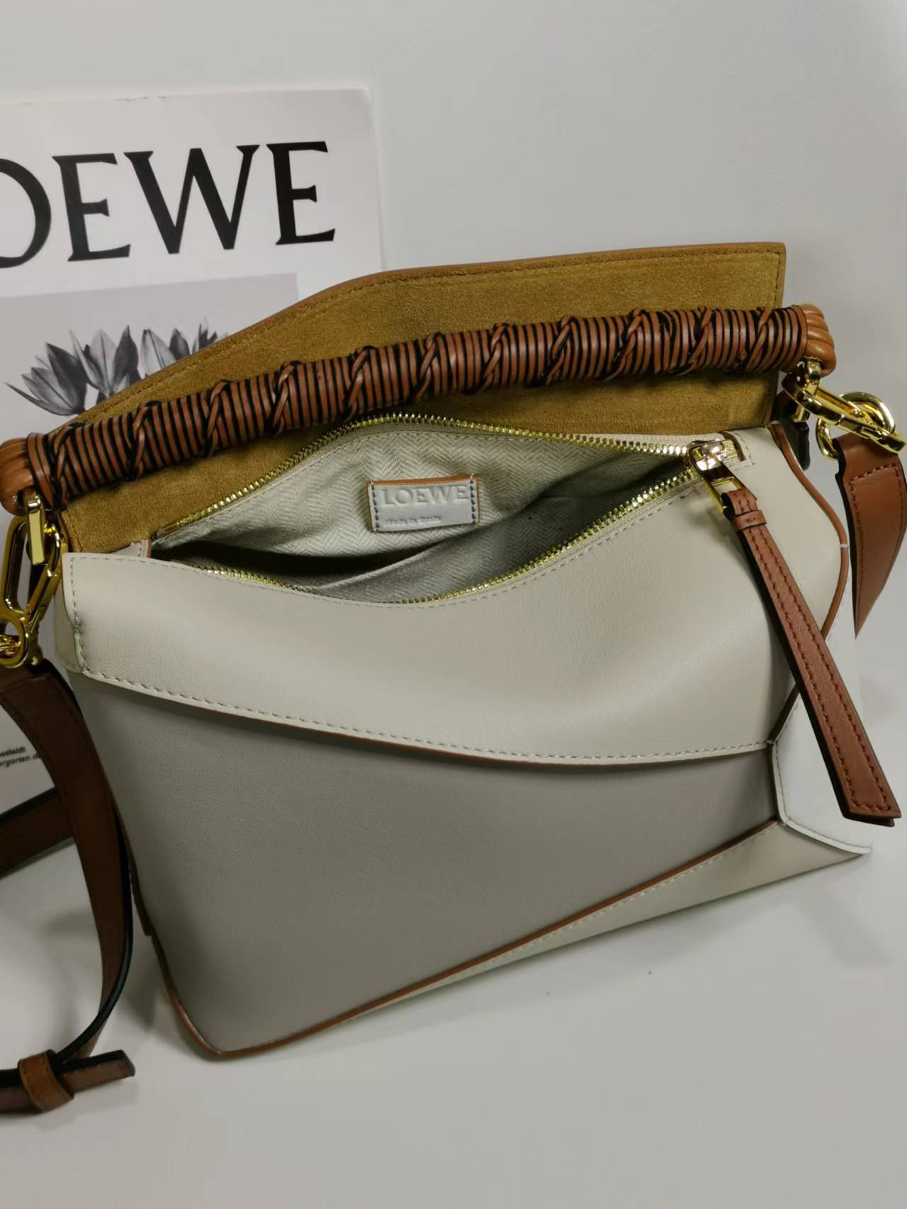 LOEWE Small Puzzle bag in classic calfskin 24x10.5x16.5cm