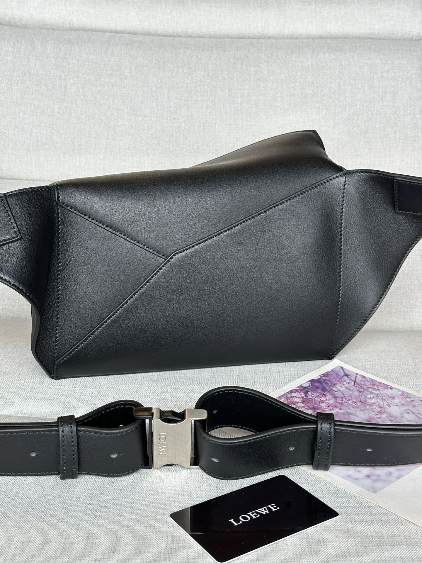 LOEWE Small Puzzle bag in classic calfskin 24x10.5x16.5cm