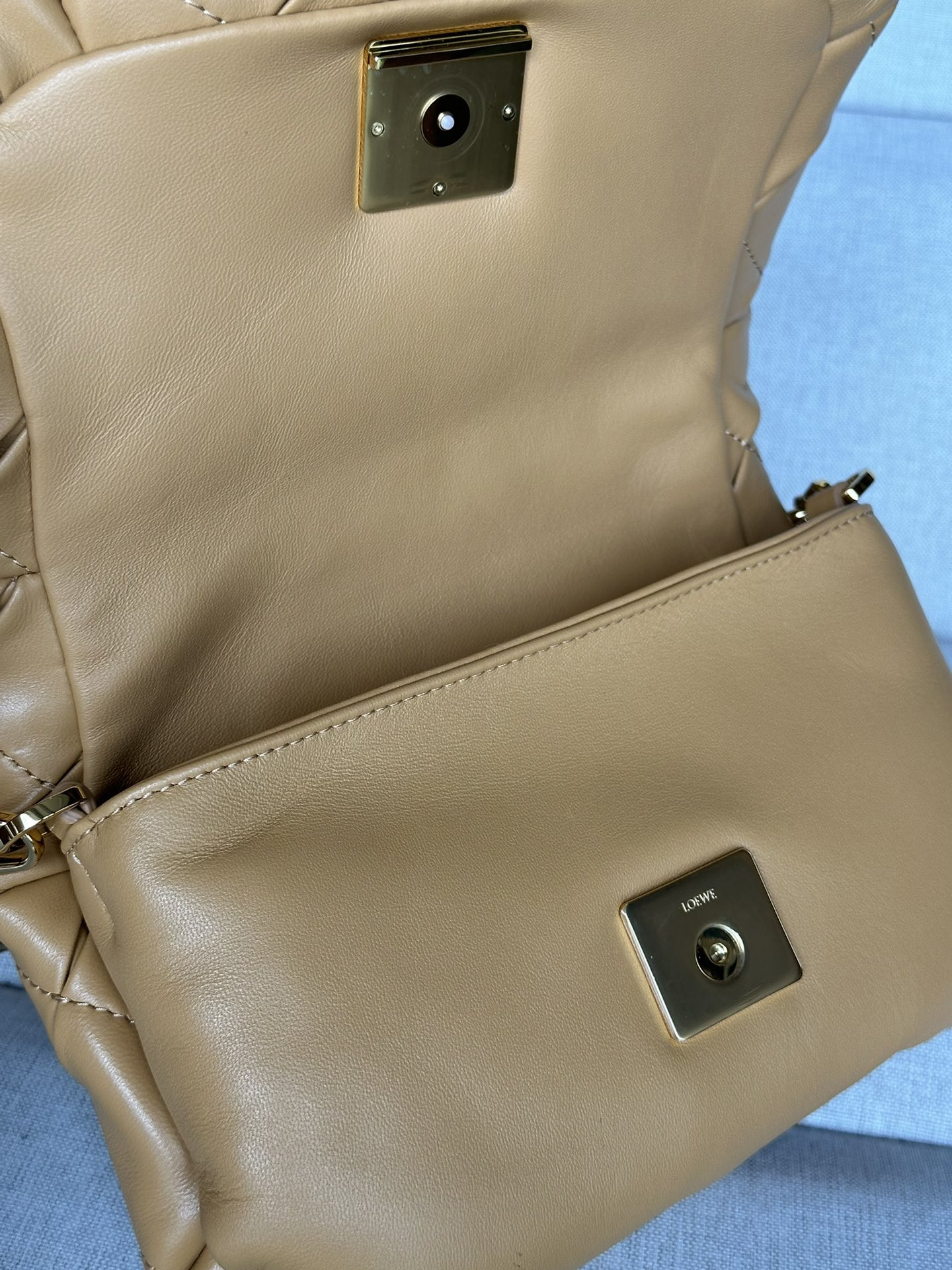 LOEWE Mini Puffer Goya in pleated shiny nappa lambskin 20x6x13cm