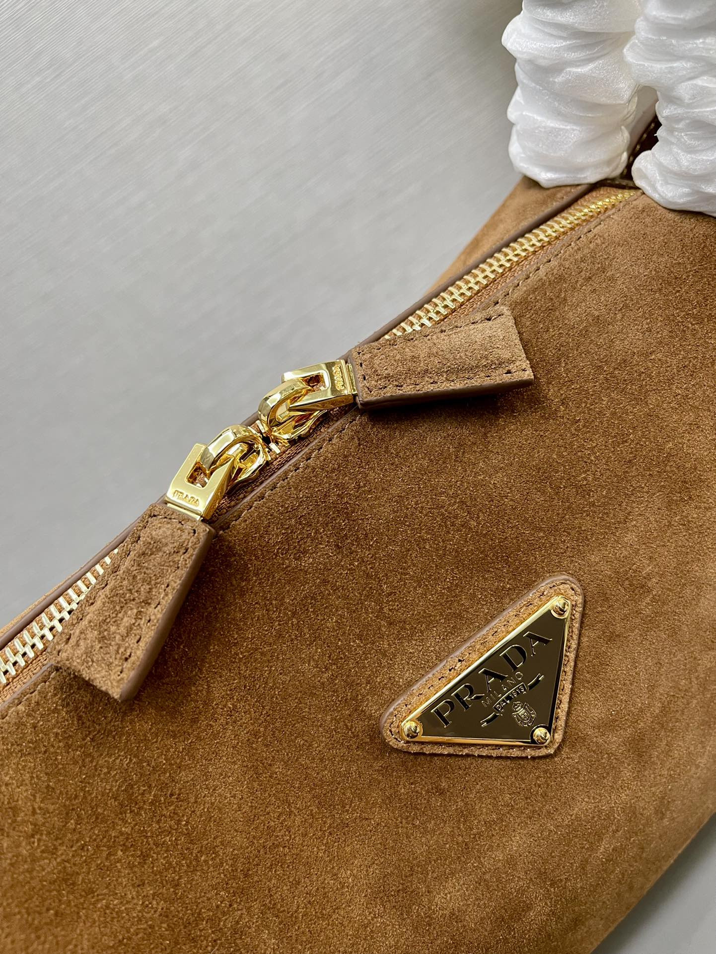 Prada Medium suede shoulder bag 28x18x11cm