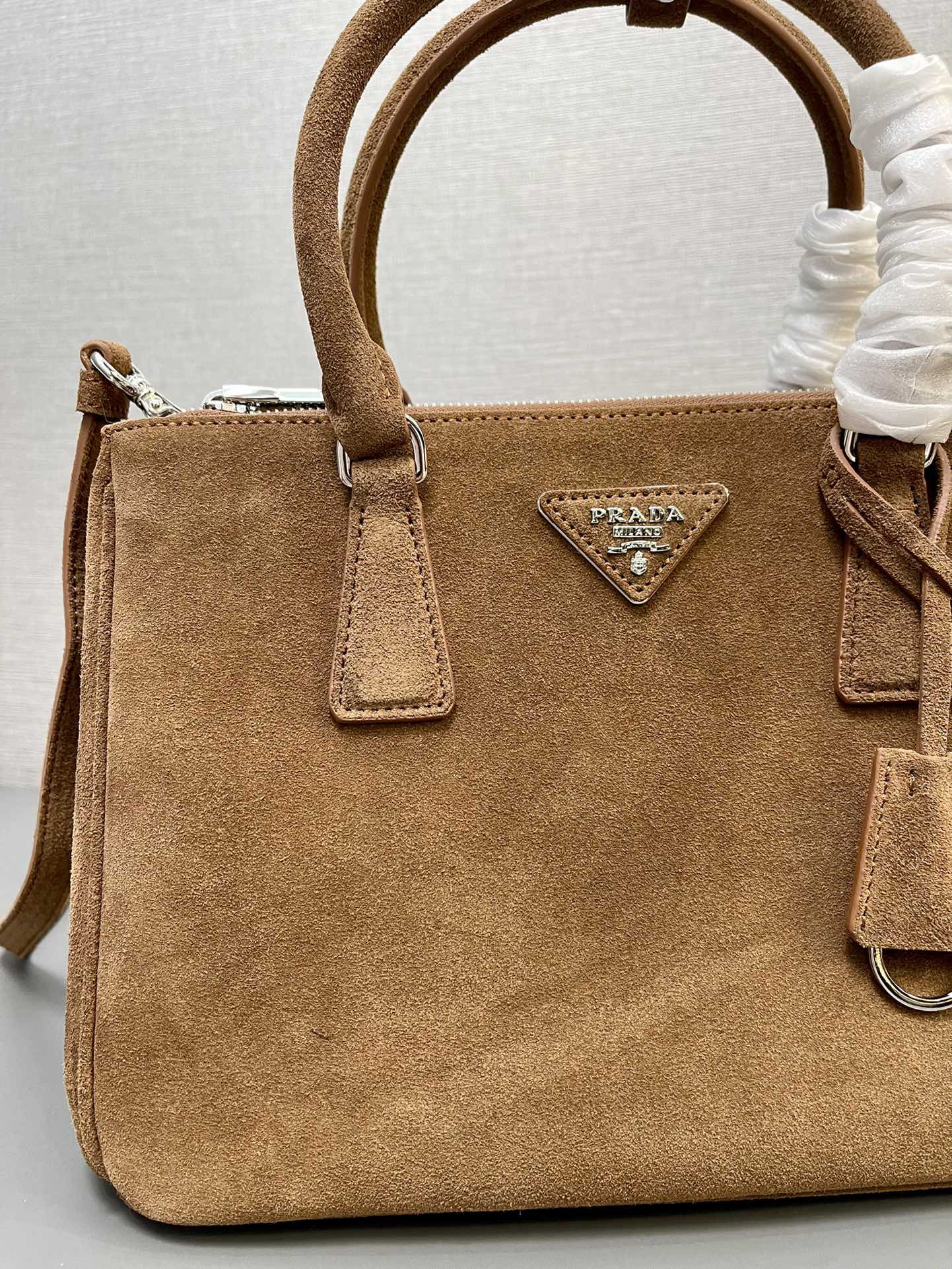 Prada Galleria bag 28x20x12cm