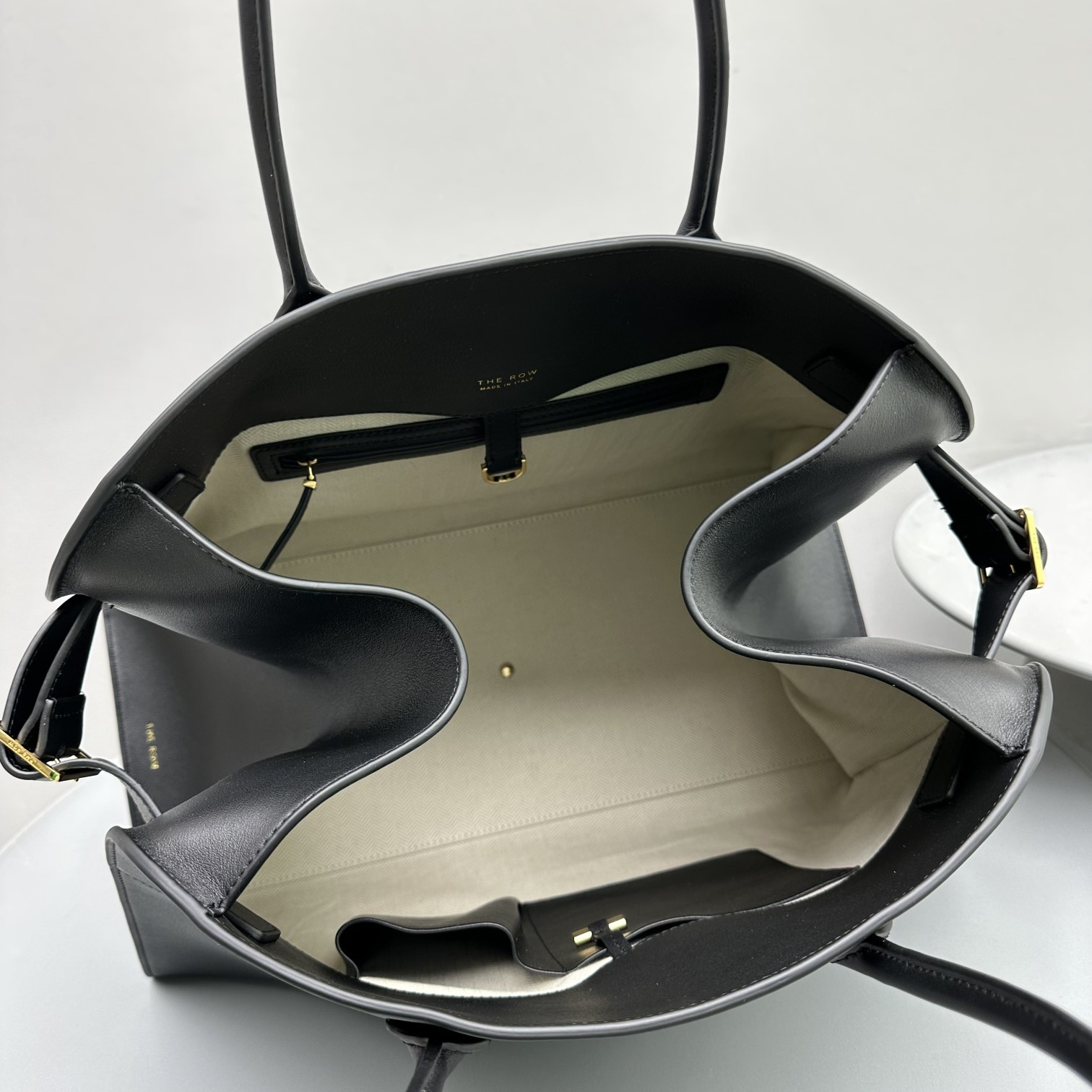 THE ROW MARGAUX 17 43x24x30cm