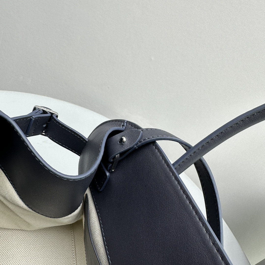 THE ROW MARGAUX 12 32x15x25cm