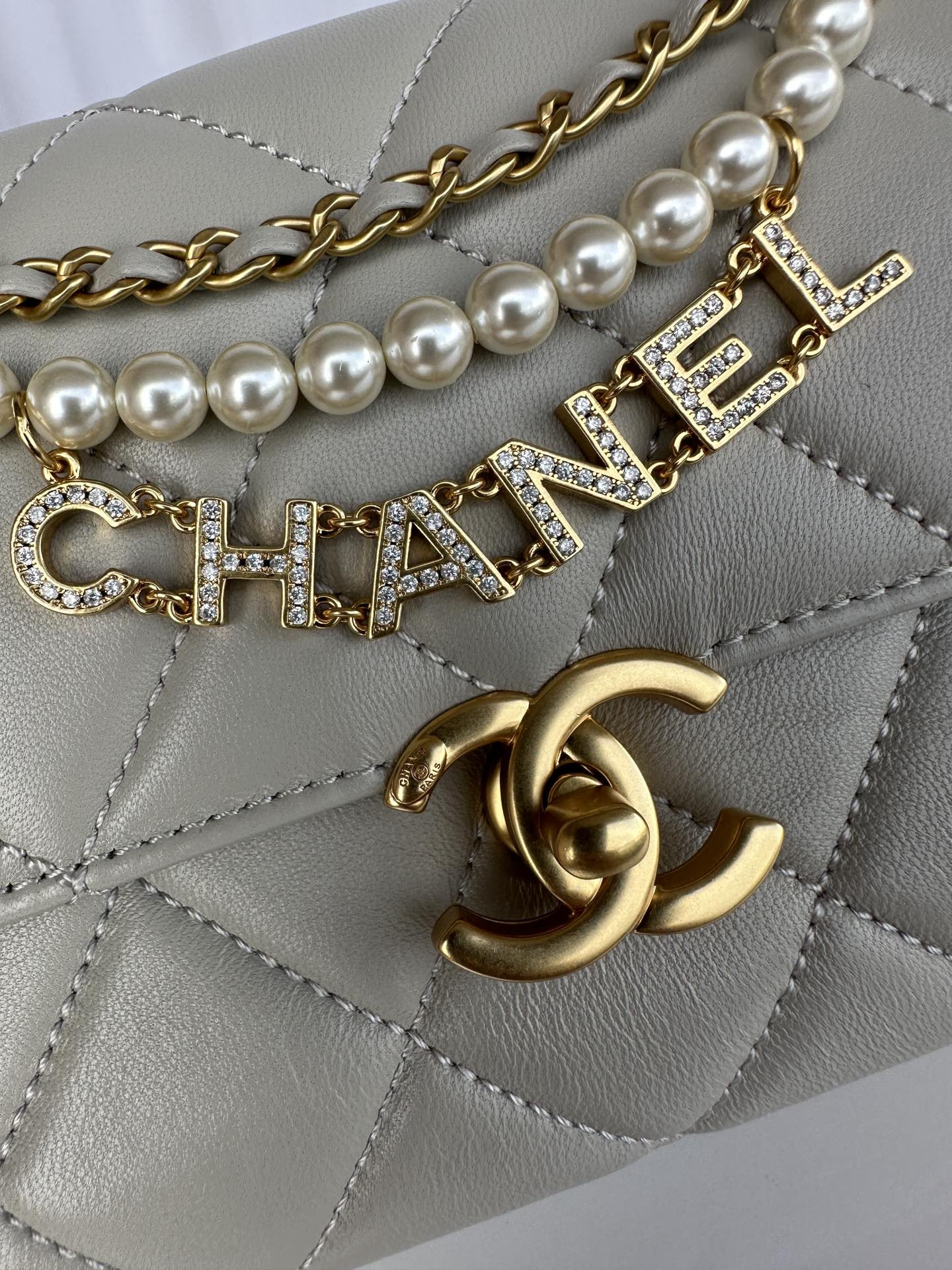 Chanel Mini Flap Bag 19x12.5x8cm
