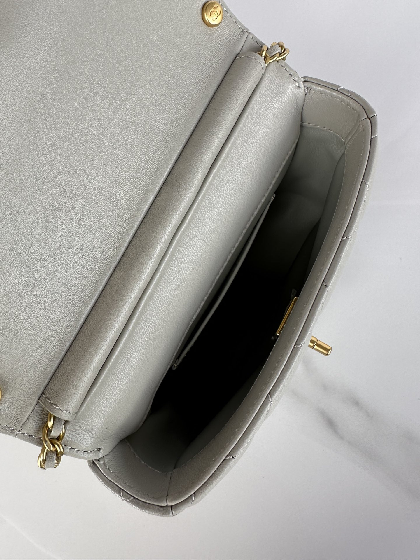 Chanel Mini Flap Bag 19x12.5x8cm