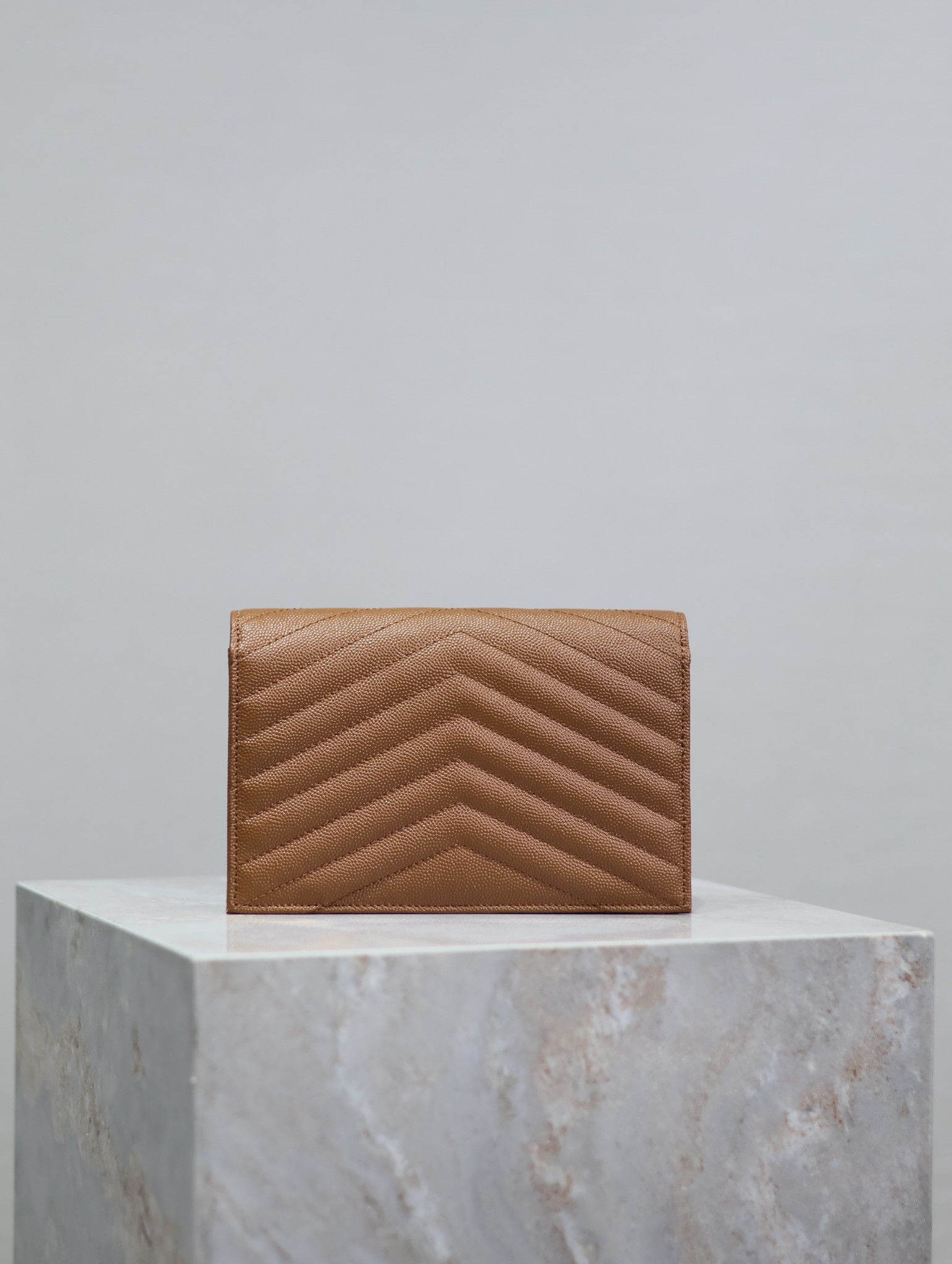 YSL Cassandra WOC envelope chain wallet in grained poudre leather 19 x 12.5 x 3.5 cm