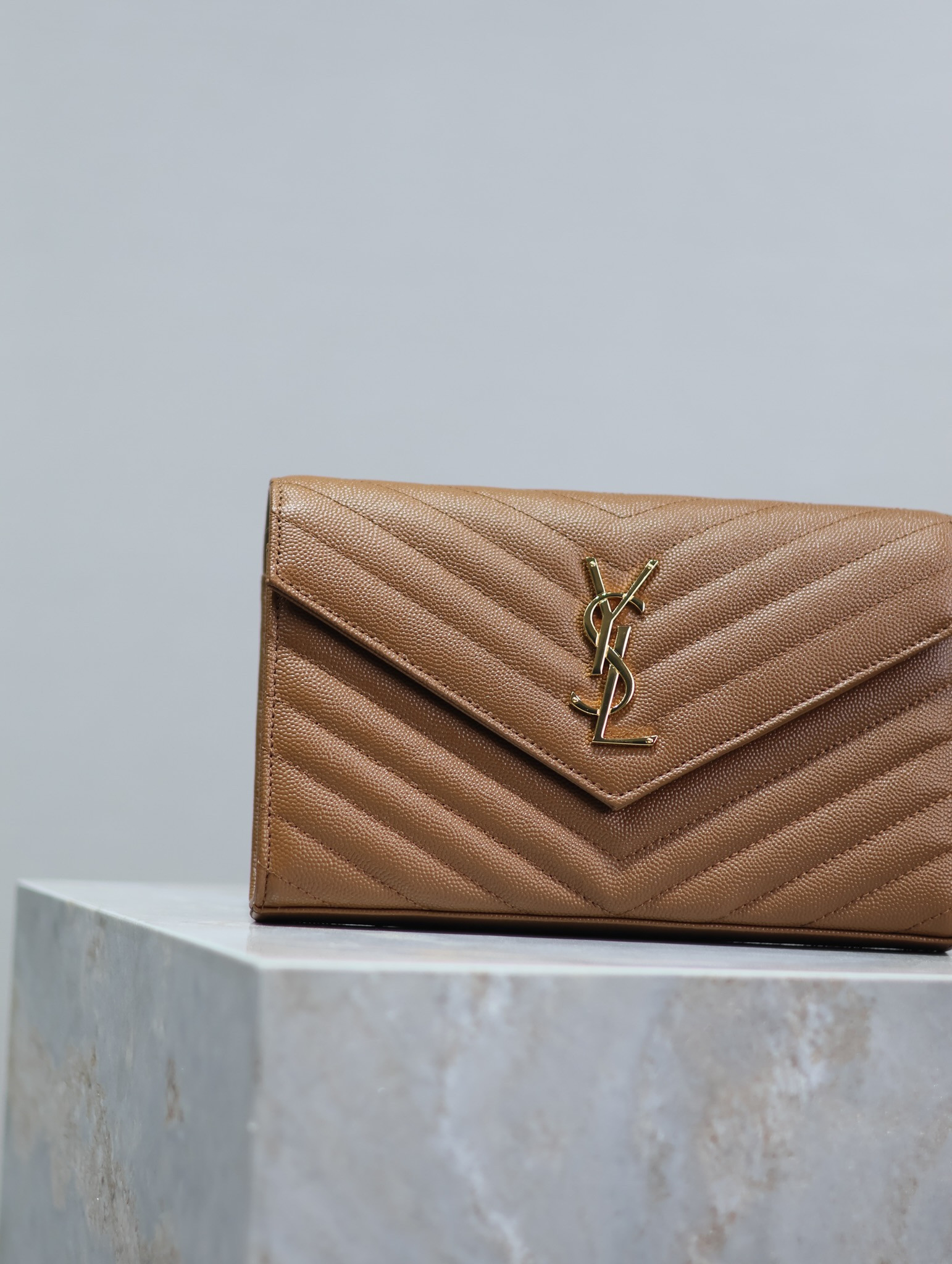 YSL Cassandra Monogram Classic Chain Wallet in Grained Poudre Leather 22.5 x 14 x 4cm