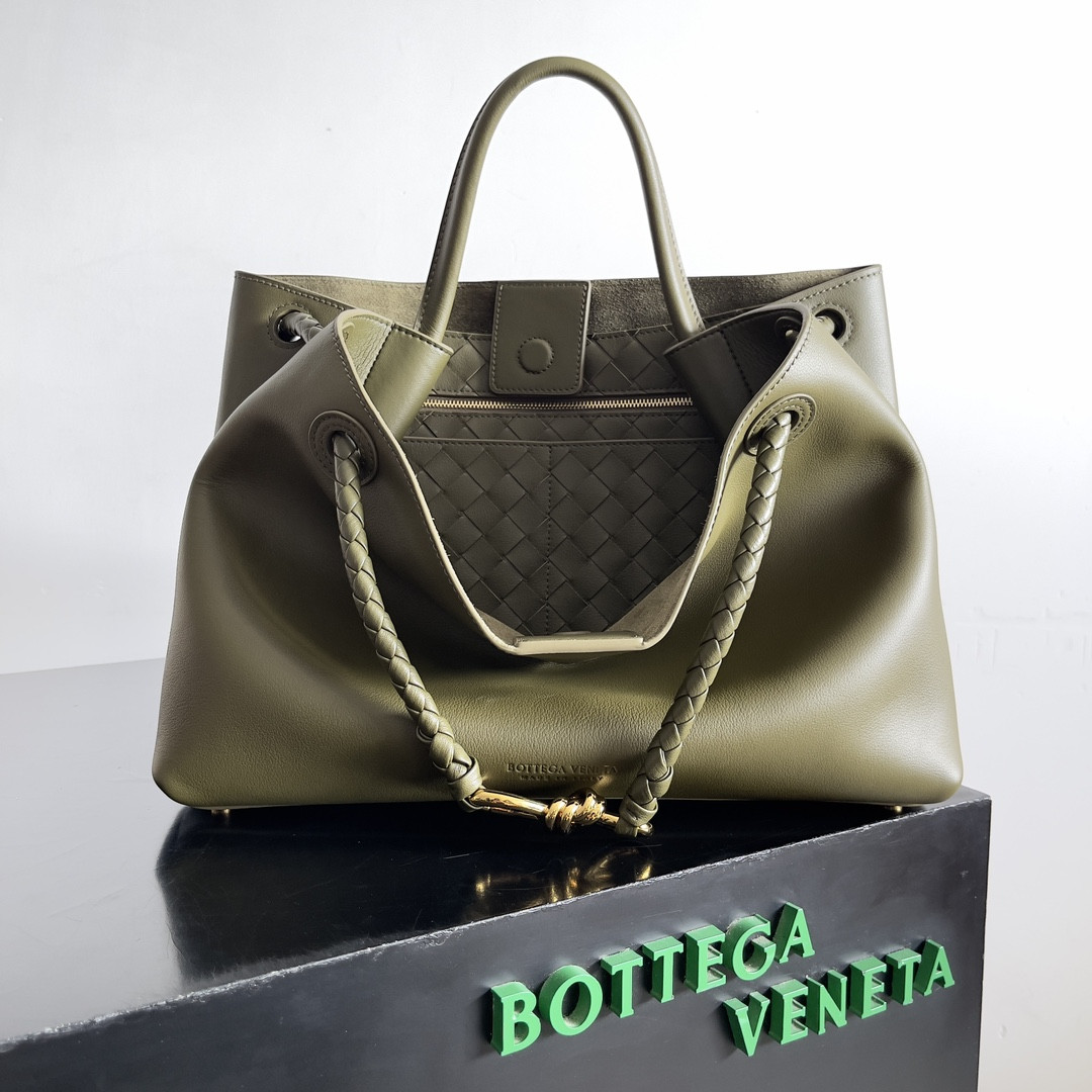 Bottega Veneta Medium Andiamo 32x25x11CM