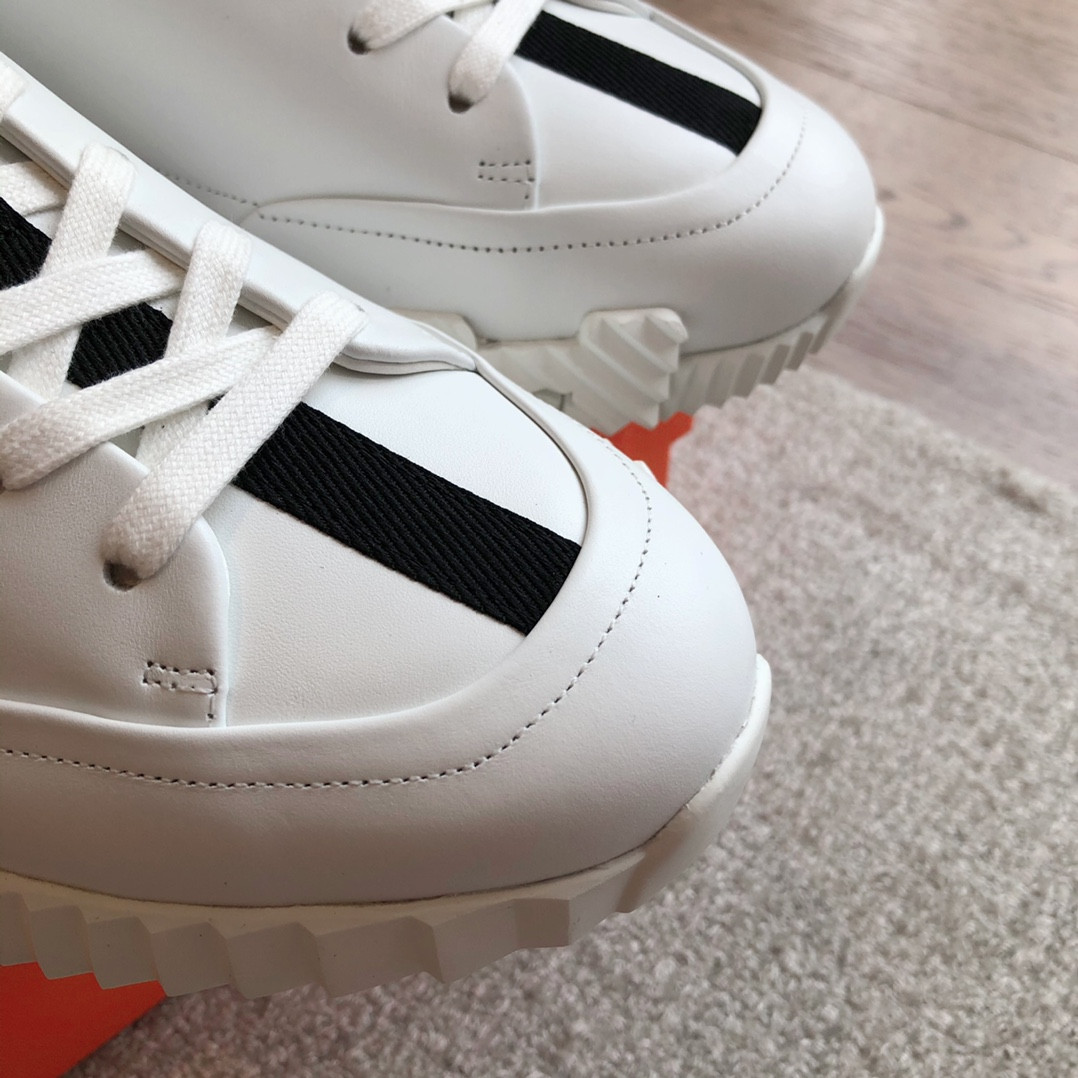 UA Hermès Bouncing Sneaker